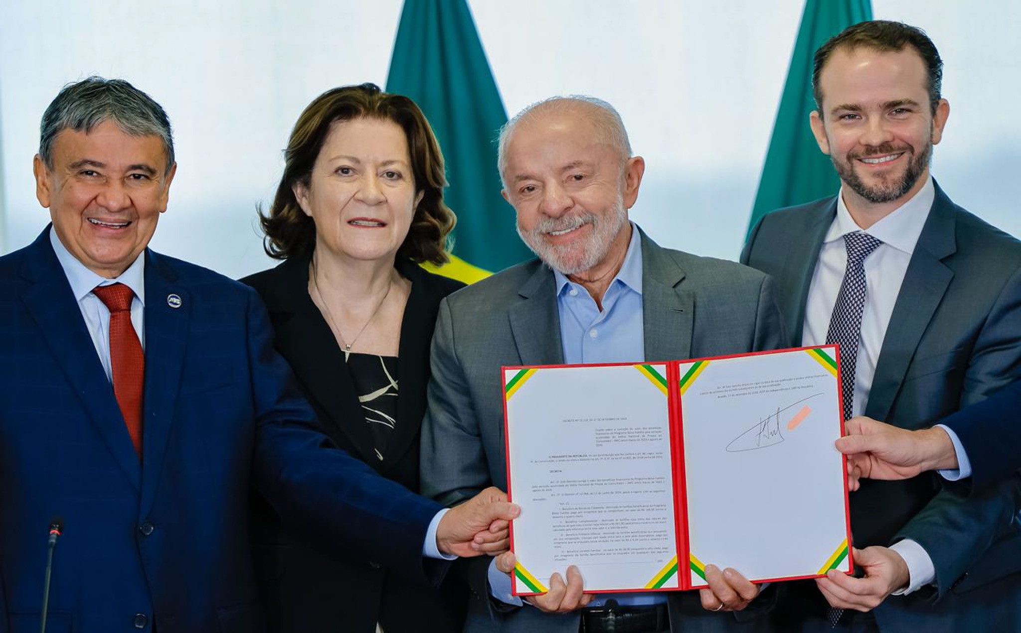 Bolsa Família antecipado e reajustado gera debate e ação no TSE