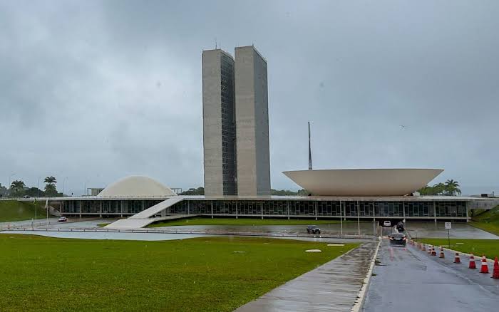 Ascensão da ultradireita marca primeiro turno das eleições no Brasil