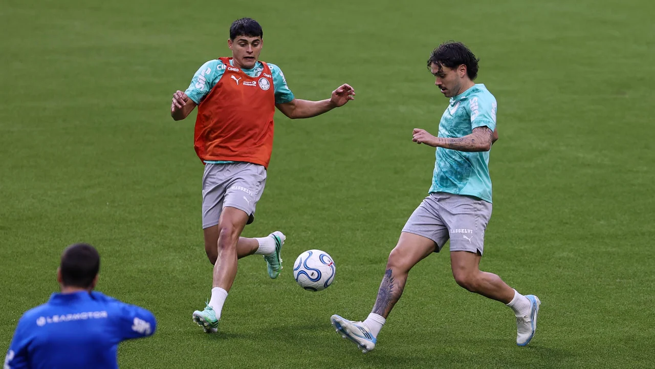 Palmeiras encerra preparação para enfrentar o Fluminense sem Vitor Roque