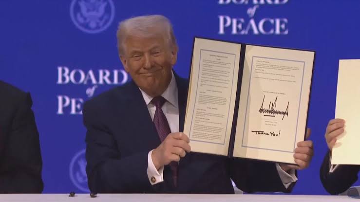Trump afirma que vai proibir uso do termo 'inteligência artificial'