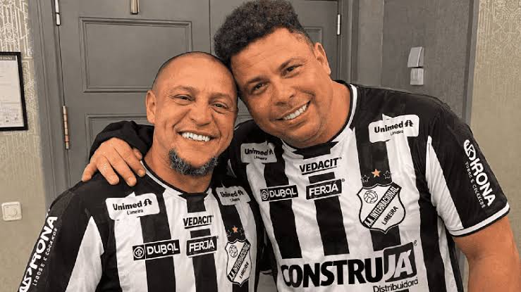 Ronaldo e Roberto Carlos assinam e viram donos da SAF da Inter de Limeira