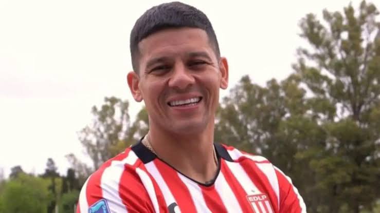 Estudiantes tenta reverter veto da Conmebol à inscrição de Marcos Rojo