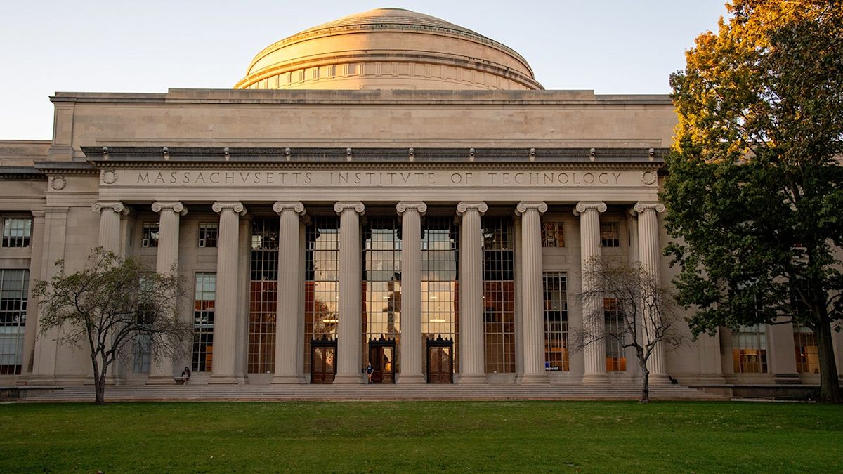 Ex-cientista do MIT vence processo de difamação