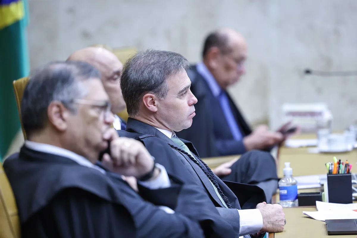 PGR é contrária a inquérito contra André Mendonça no STF