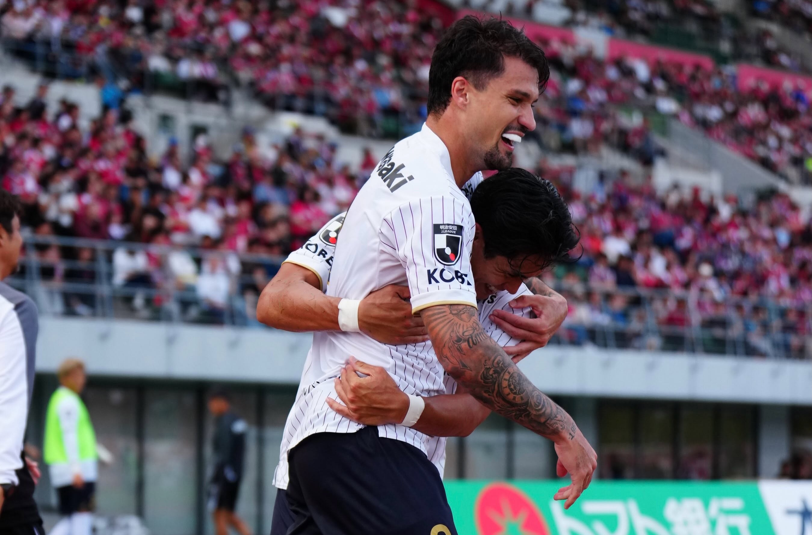 Thuler chega a 10 gols no Japão e celebra momento no Vissel Kobe