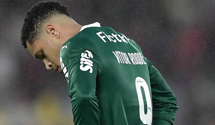 Palmeiras enfrenta o Fluminense na Libertadores sem Vitor Roque