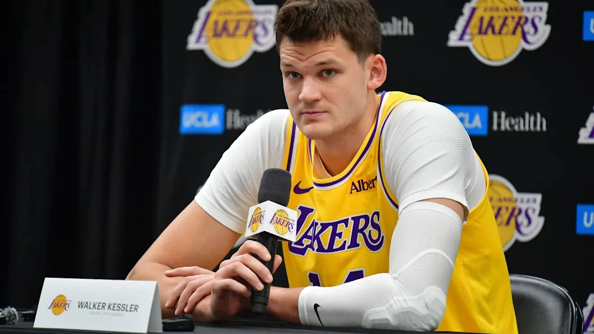 Walker Kessler brilha na estreia e iguala marca histórica de Wilt Chamberlain