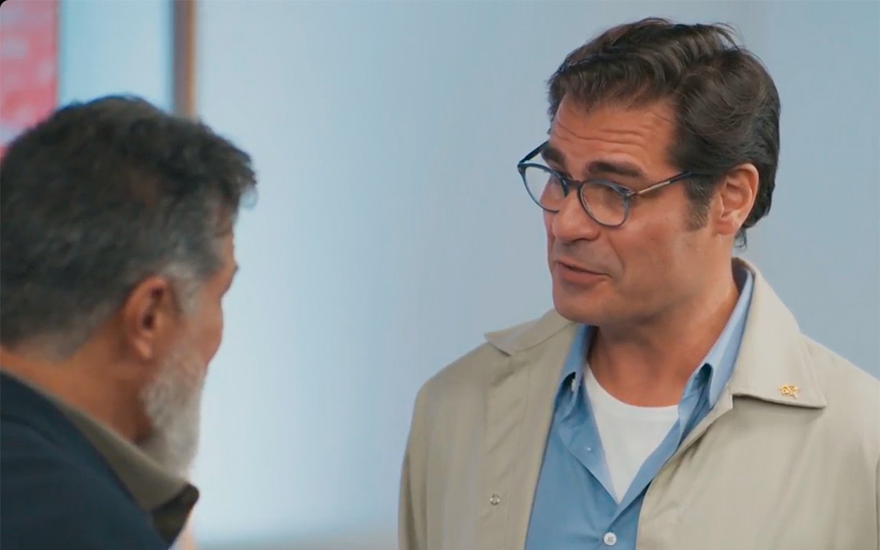 Gabriel fecha o cerco contra Junqueira na novela Por Você