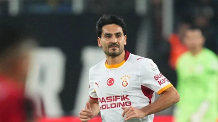 Fenerbahçe vence o Alanyaspor por 3 a 0 e assume a terceira colocação