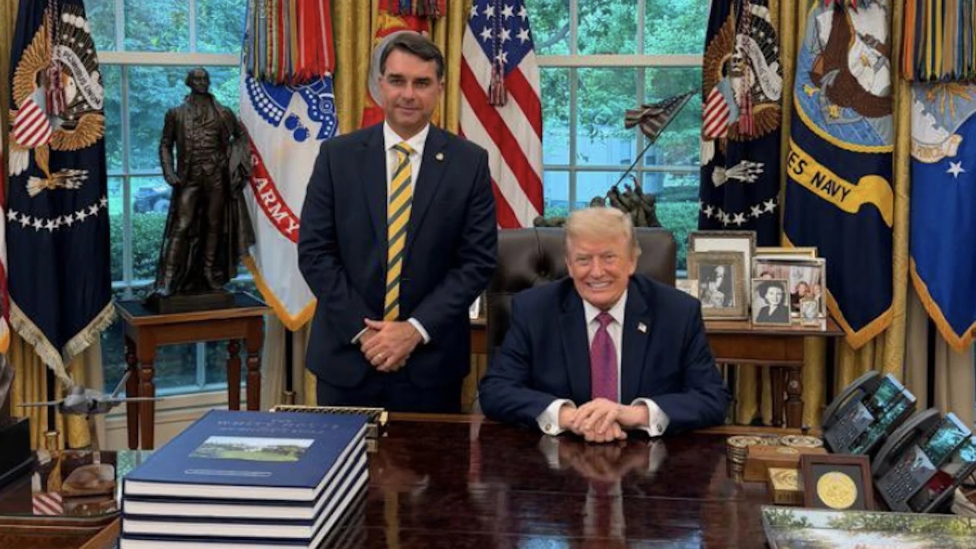 Democratas dos EUA cobram o governo Trump sobre fuga de Flávio Bolsonaro