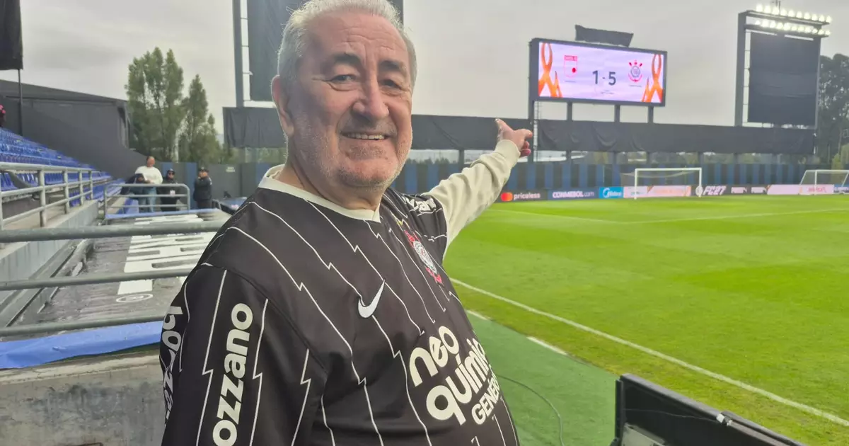 Aposentado viaja mais de 3 mil km para ver o Corinthians na Libertadores feminina