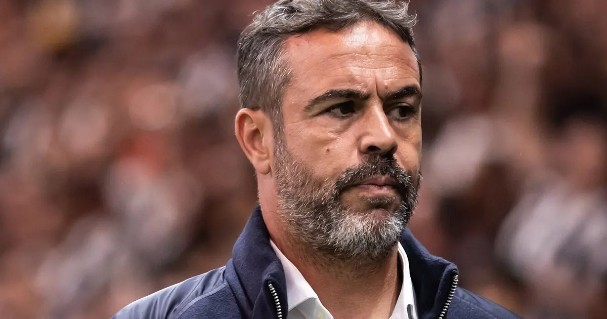 Artur Jorge vê placar magro em vitória do Cruzeiro contra o Atlético-MG