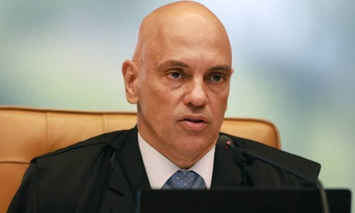 Moraes solta desembargador e autoriza transferência de Bacellar
