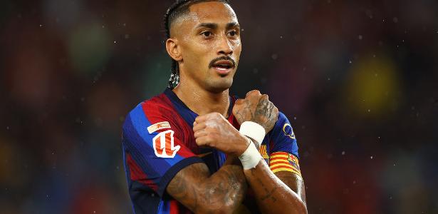 Técnico do Barcelona critica convocação de Raphinha para a seleção