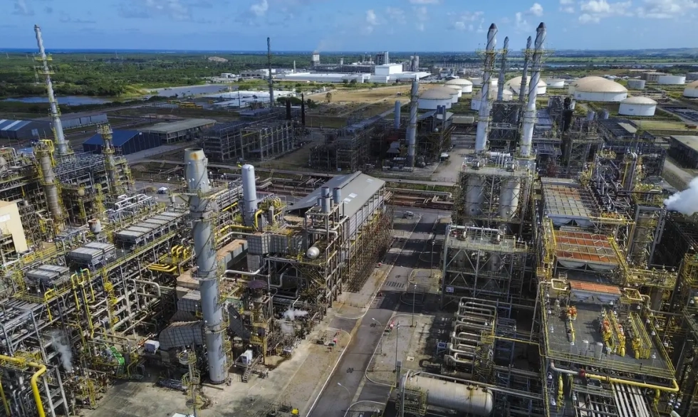 Brasil supera Arábia Saudita e vira 2º maior fornecedor de petróleo à China