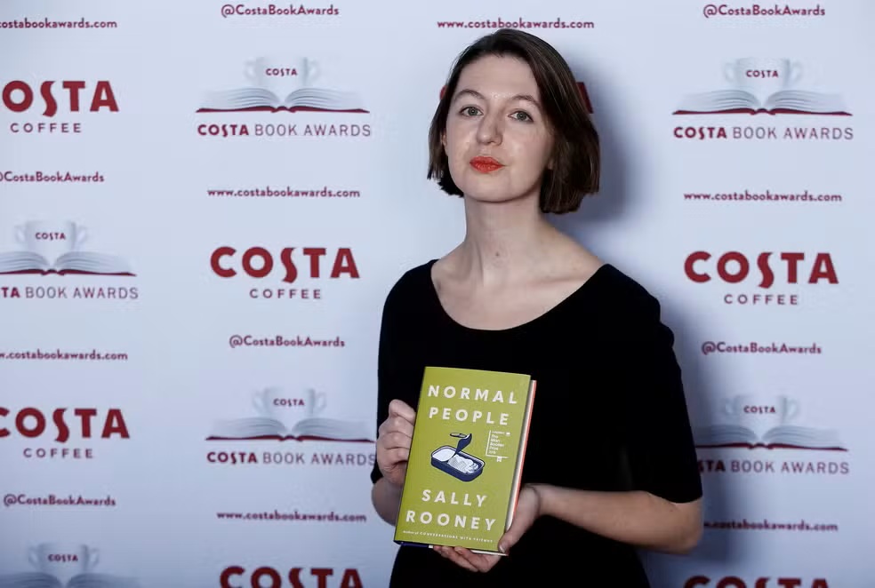 Livros de Sally Rooney deixam de ser distribuídos no Reino Unido