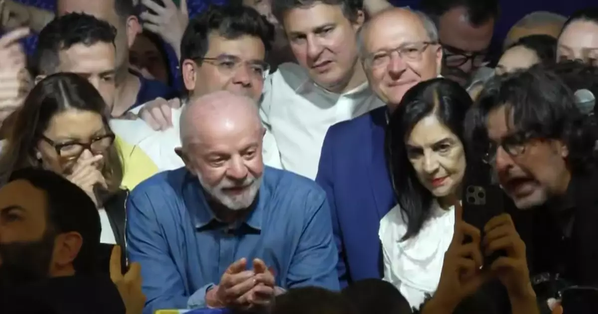 Lula é eleito presidente pela quarta vez e defende regulação das redes
