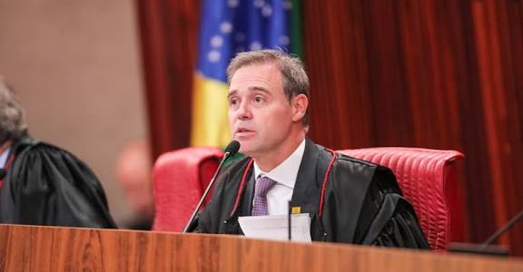 Mendonça diz que Lula e Flávio podem abrir sigilos sem passar pelo TSE