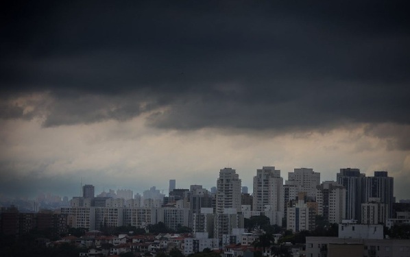 Guarulhos registra clima instável com previsão de temporal nesta terça-feira