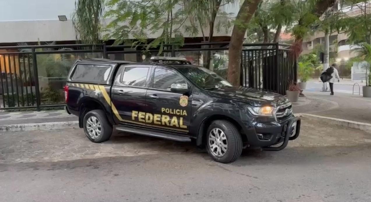 Operação da Polícia Federal investiga conexões entre cartel no Rio e PCC