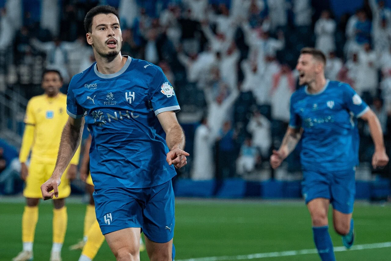 Gabriel Martinelli marca no fim e garante vitória do Al-Hilal no Campeonato Saudita