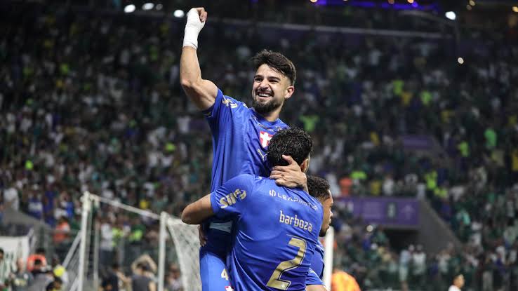 Palmeiras vence o Bahia por 1 a 0 e complica rival no Brasileirão