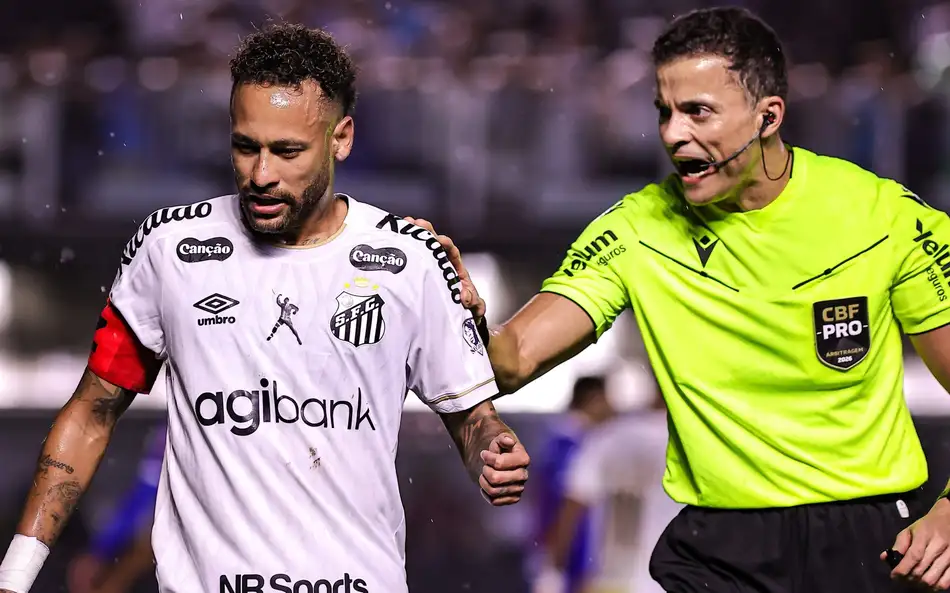 Neymar é denunciado pelo STJD após expulsão e pode pegar gancho
