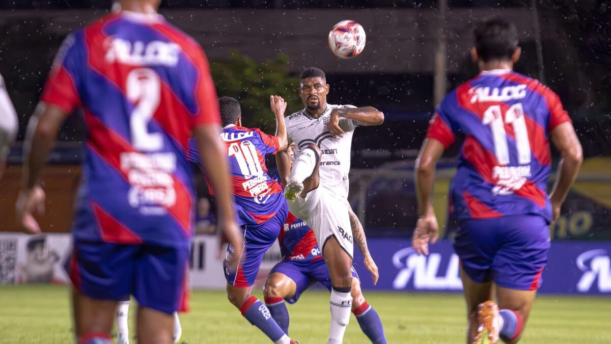 Figueirense enfrenta o Marcílio Dias com cinco desfalques pela Copa Santa Catarina