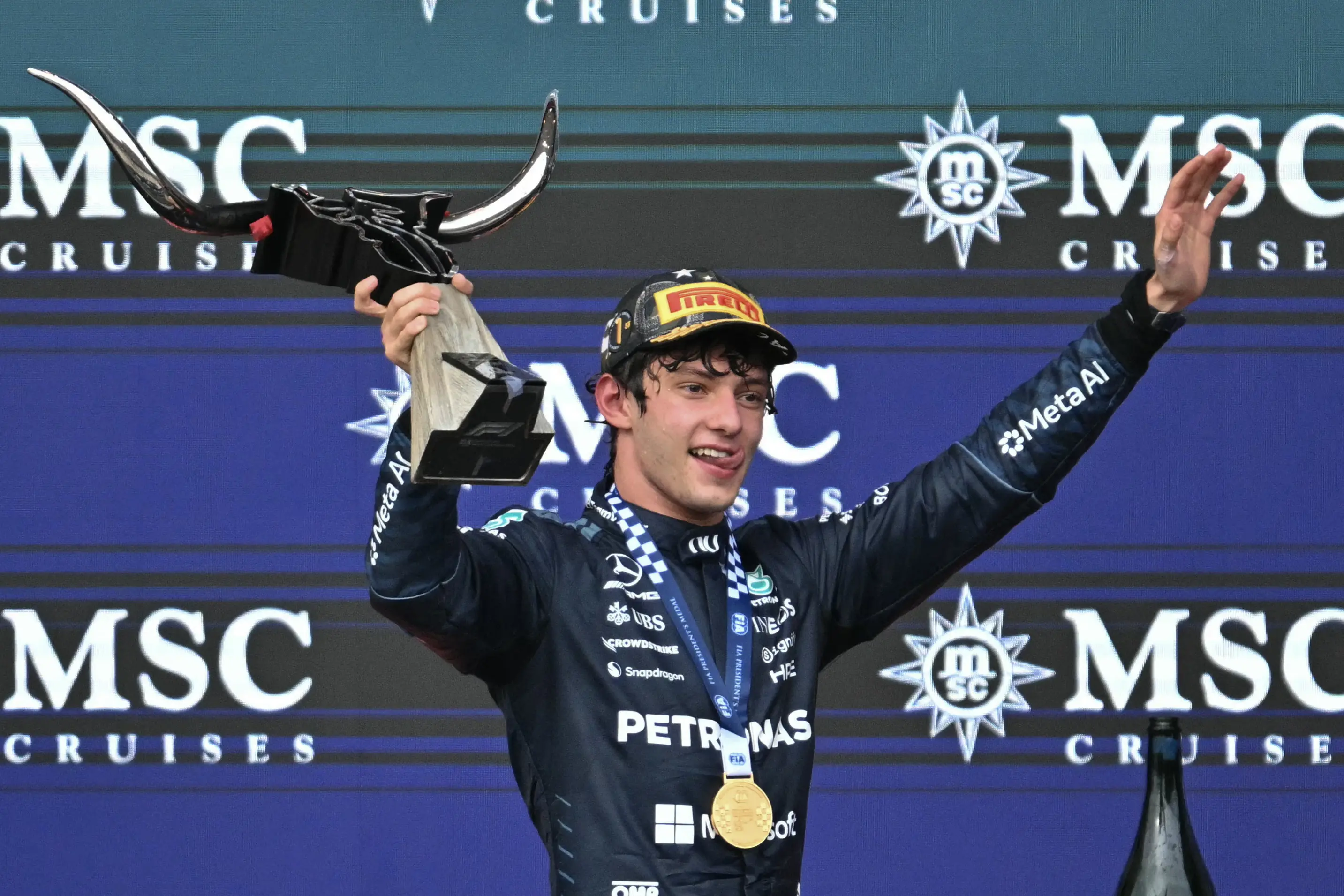 Antonelli vence GP dos Estados Unidos, mas adia conquista do título da Fórmula 1