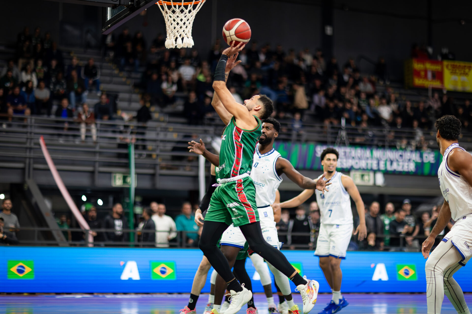 NBB: Franca estreia com vitória e homenagens após pentacampeonato