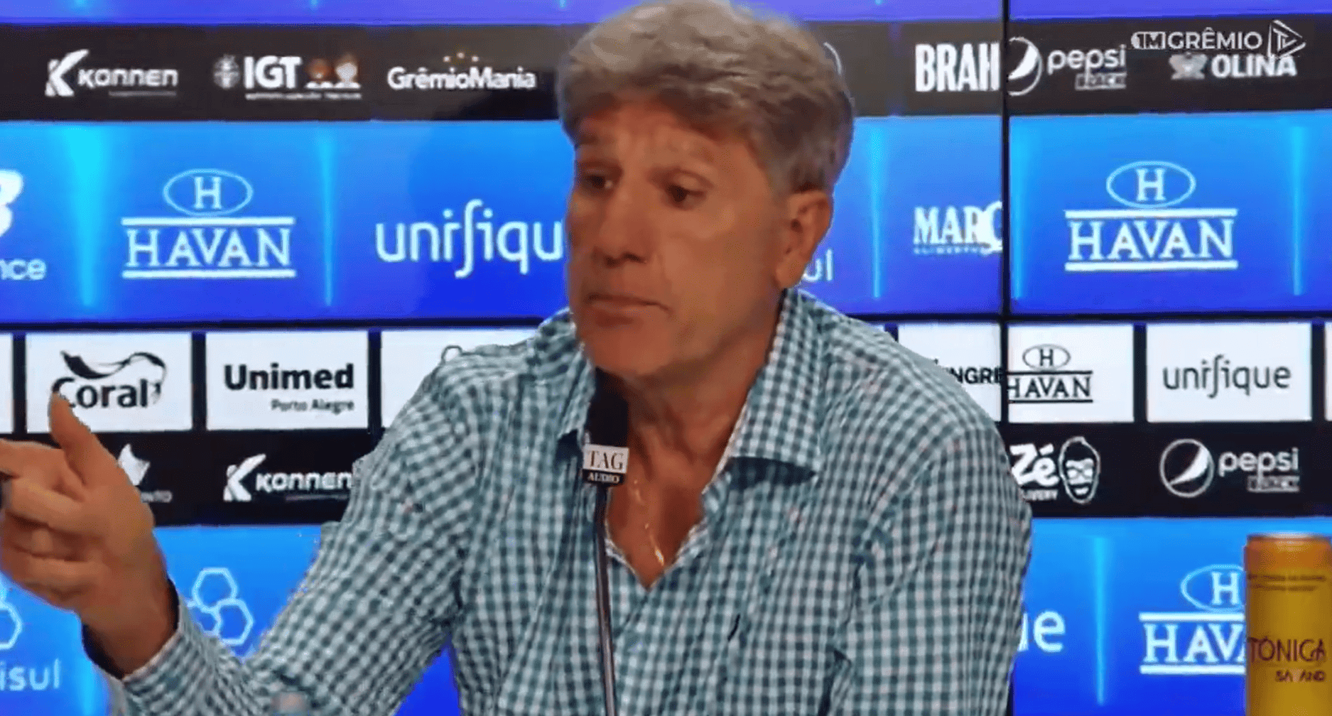 Renato Gaúcho defende auxiliar preso e declara apoio a Bolsonaro