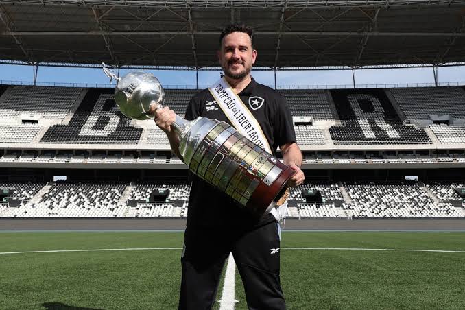 Santa Cruz anuncia Raphael Rezende como consultor