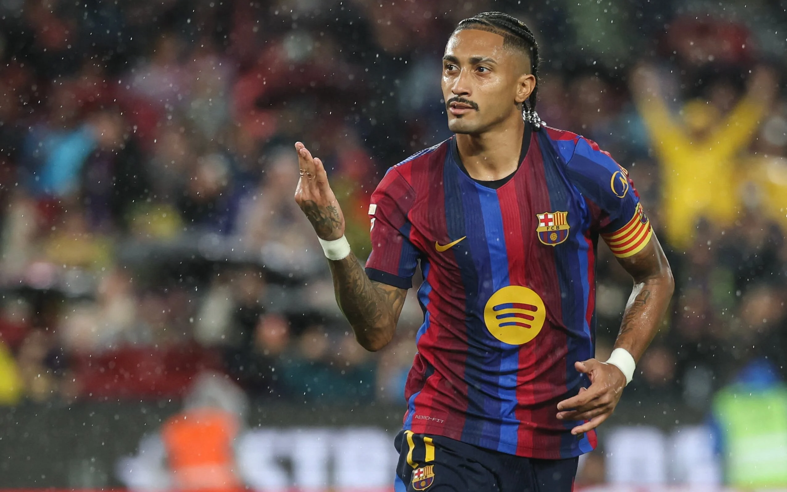 Raphinha se recupera de lesão e reforça o Barcelona em sequência decisiva