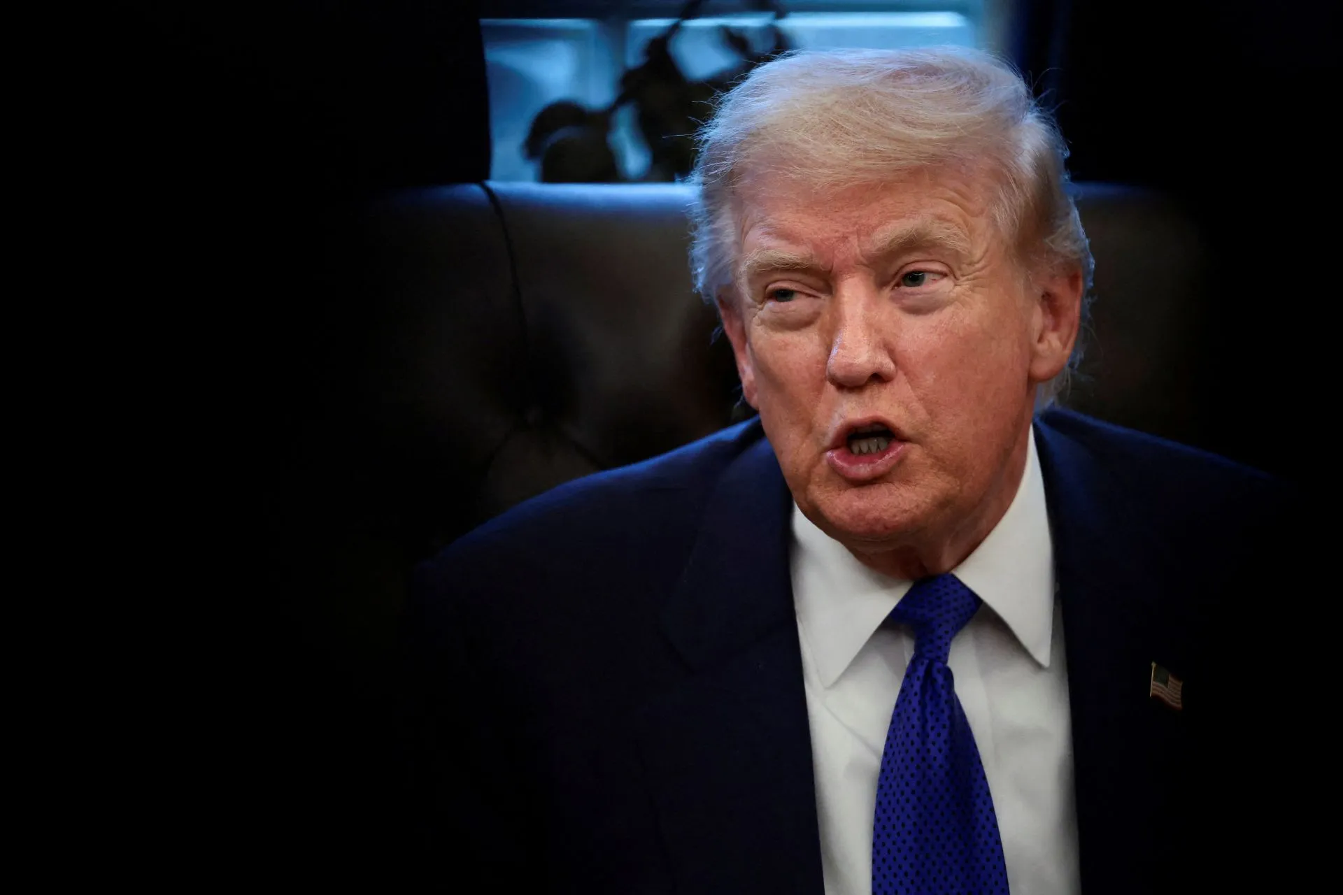 Aprovação de Donald Trump cai a 31% antes das eleições legislativas