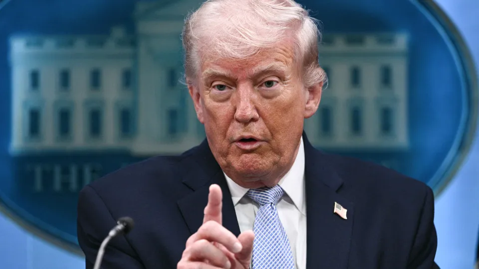 Aliados de Trump discutem lei marcial e limite de direitos nas midterms