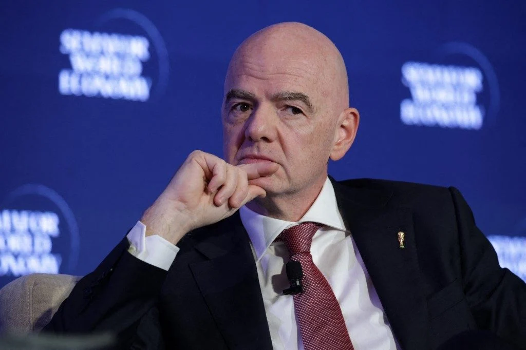 Jornal britânico pede desculpas por notícias falsas sobre Gianni Infantino