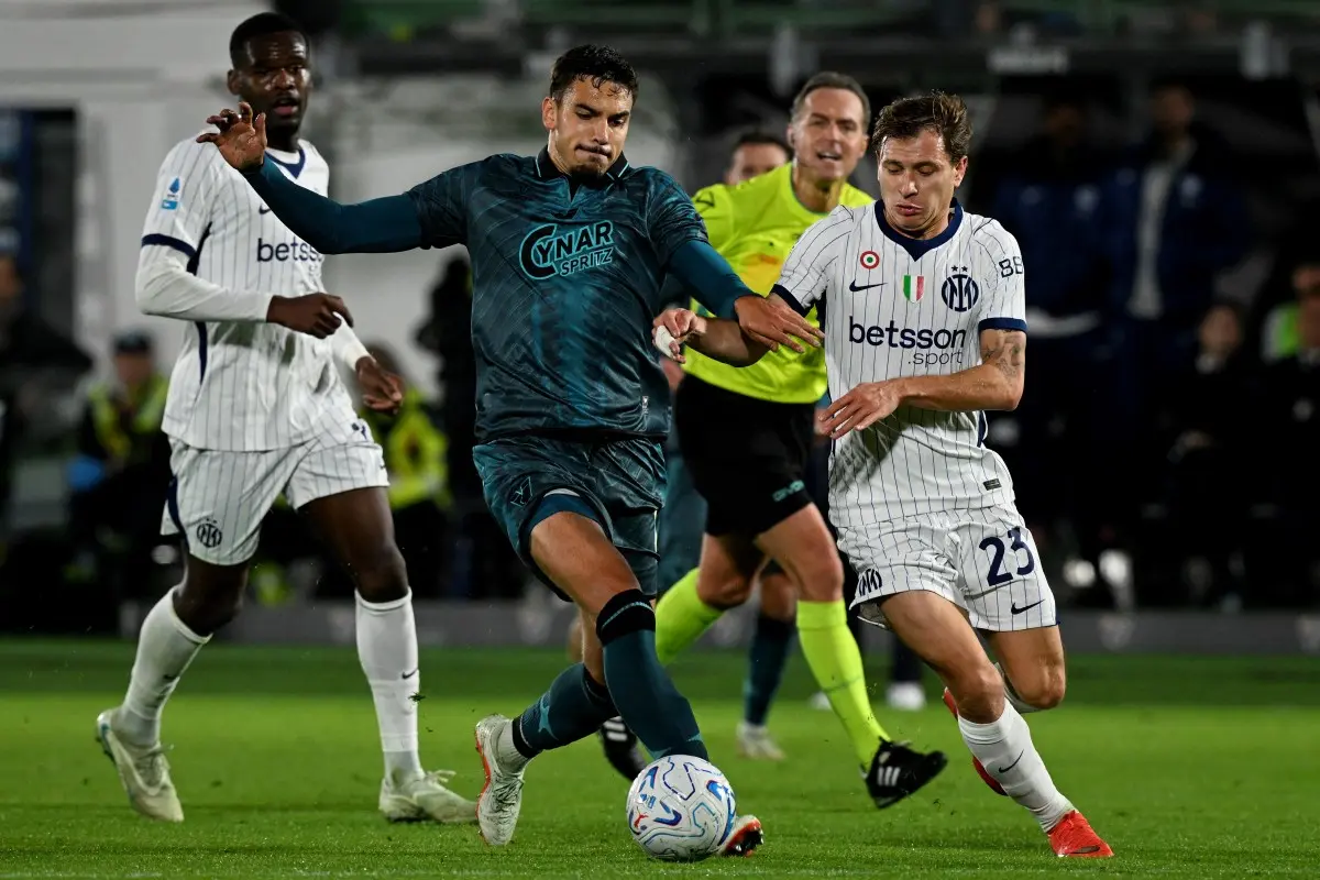 Inter de Milão vence Venezia e lidera o Campeonato Italiano