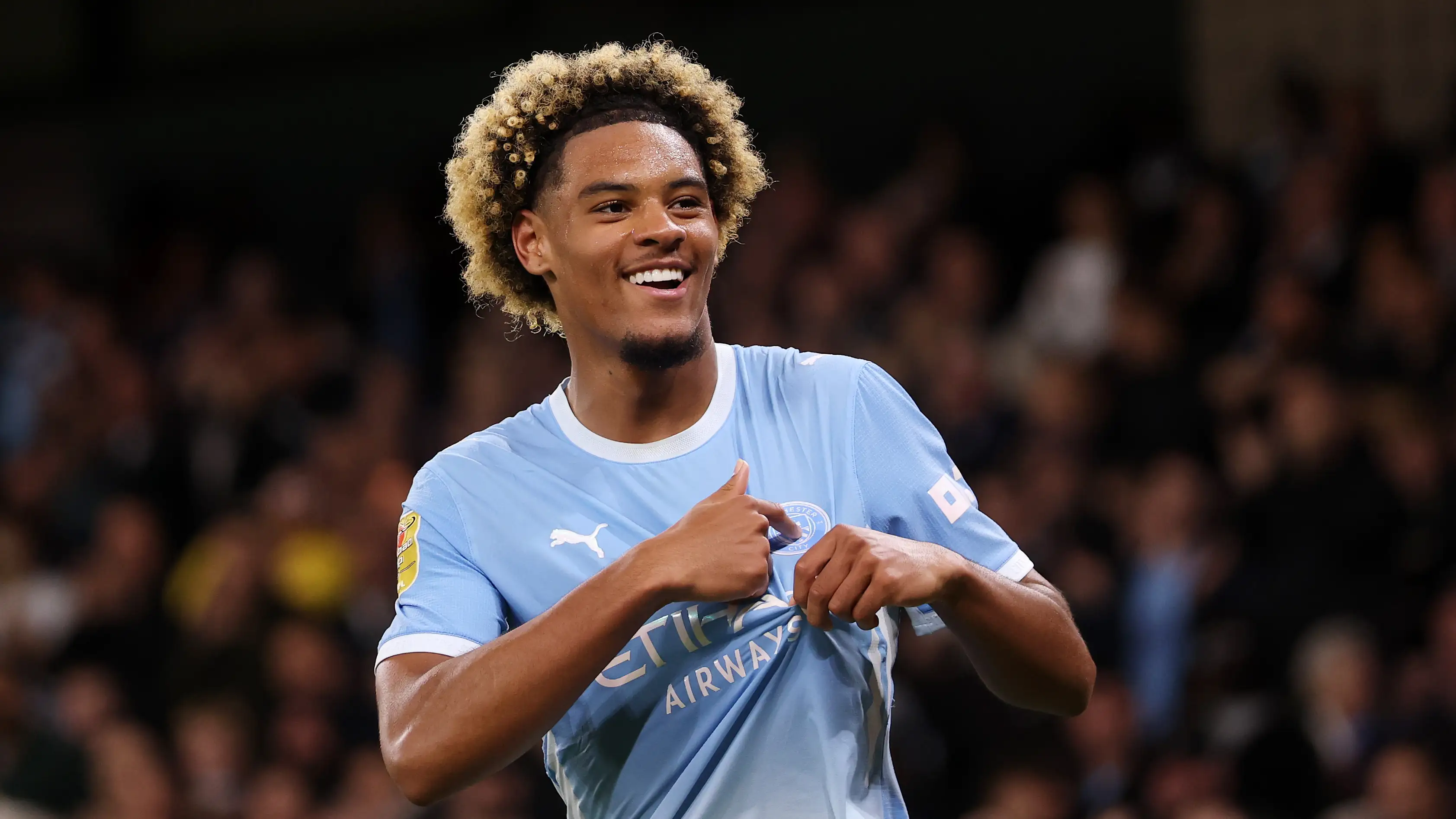 Floyd Samba ganha chance como titular no Manchester City na Champions League