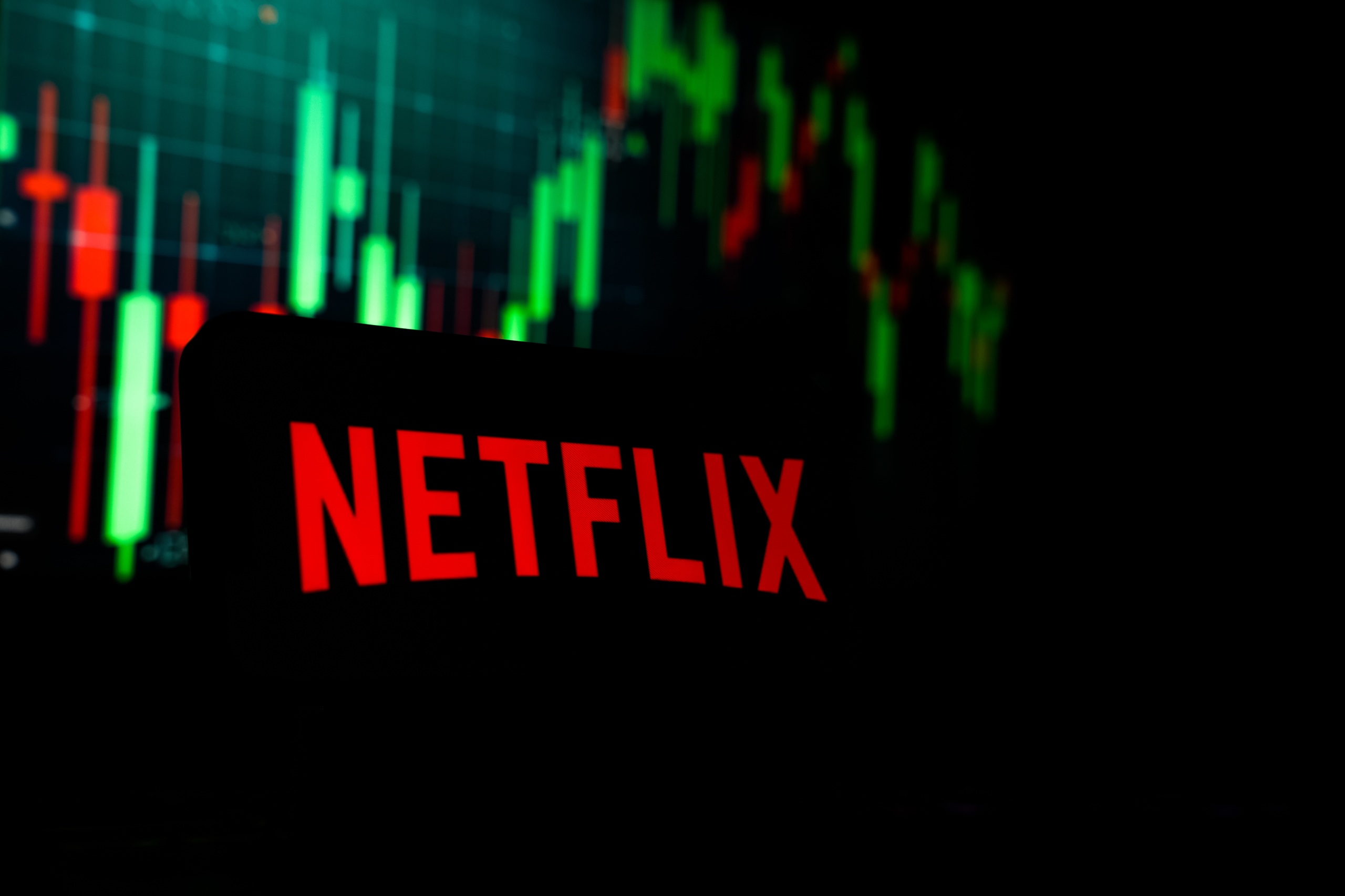 Netflix registra lucro de R$ 19,8 bilhões, mas ações caem
