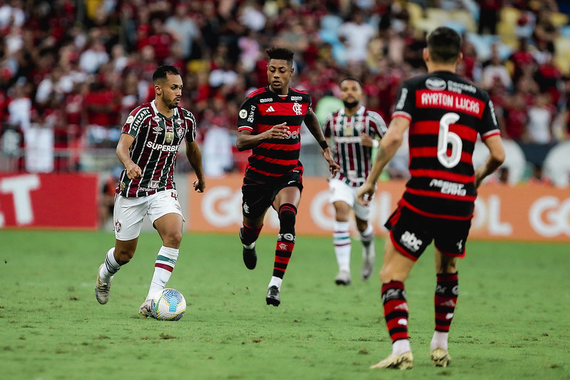 Flamengo empata com o Santos e se prepara para clássico