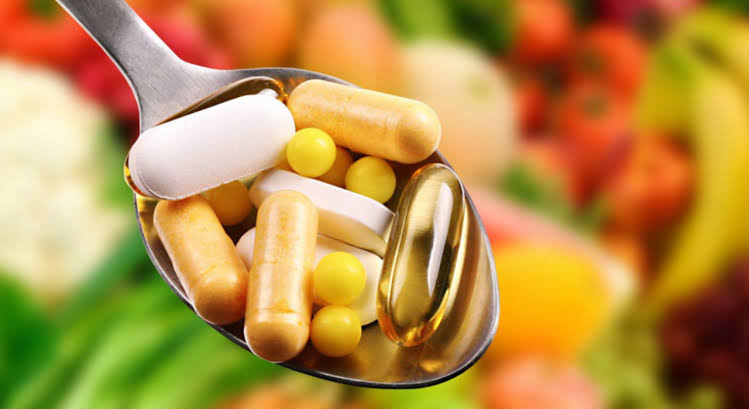 Especialistas alertam sobre mitos e modismos relacionados a suplementos alimentares