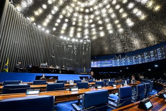 Senado avança na votação do fim da escala 6x1 e prevê análise em primeiro turno