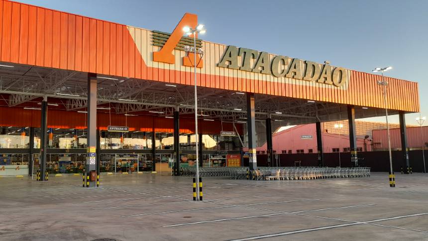 Patria Investimentos acerta compra de 22 lojas do Atacadão por R$ 1 bi