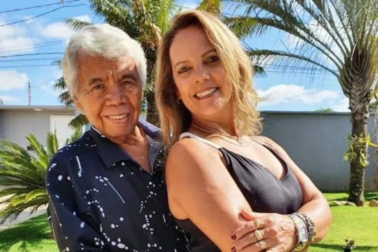 Esposa de Roque afirma ter sido barrada no SBT em outubro