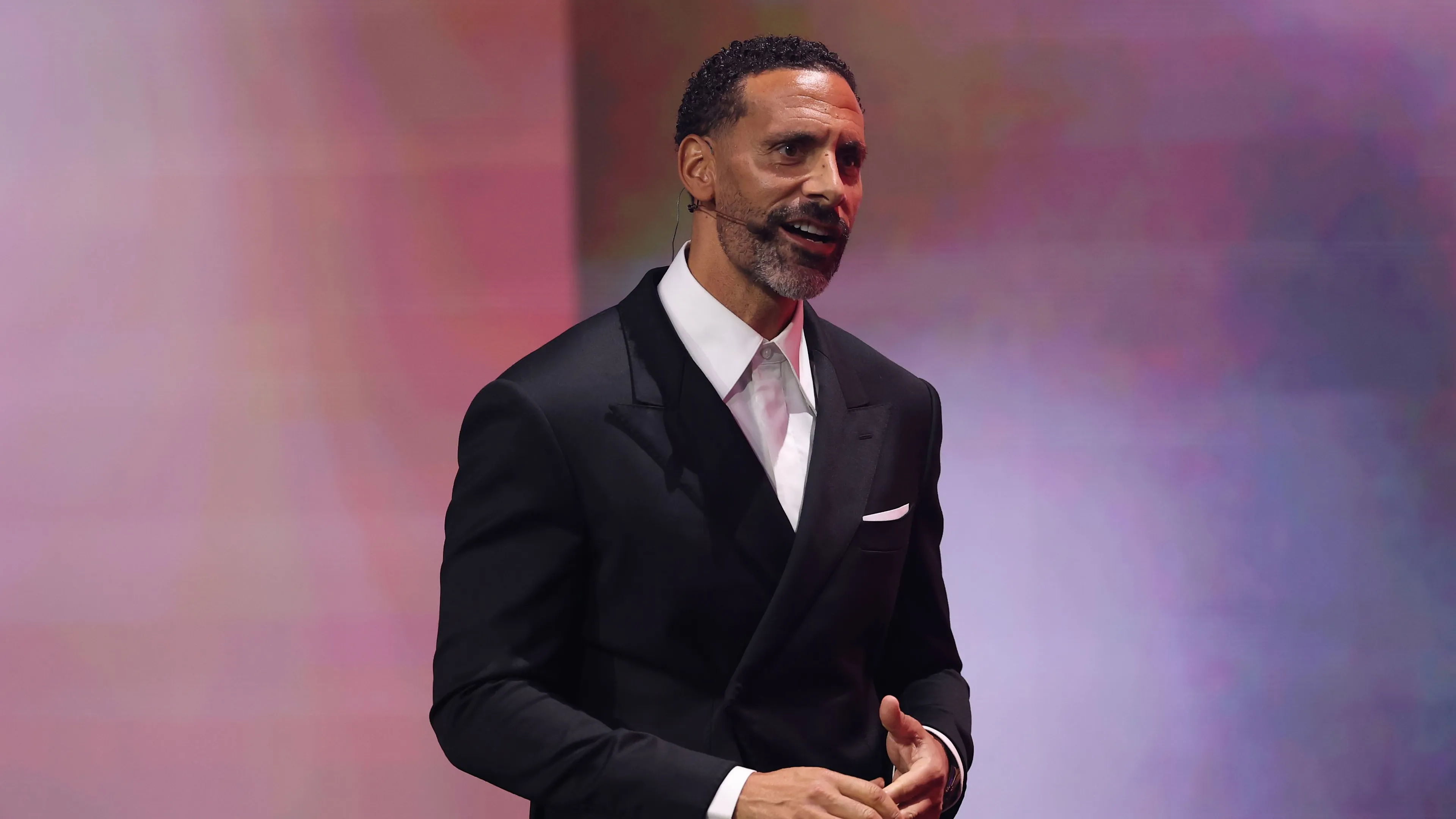 Rio Ferdinand lamenta falha do Manchester United em contratação milionária