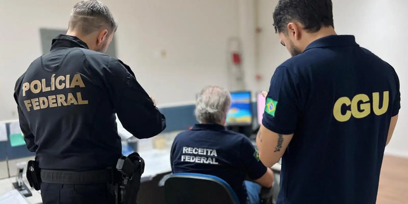 Operação da Polícia Federal cumpre mandados e apreende bens milionários