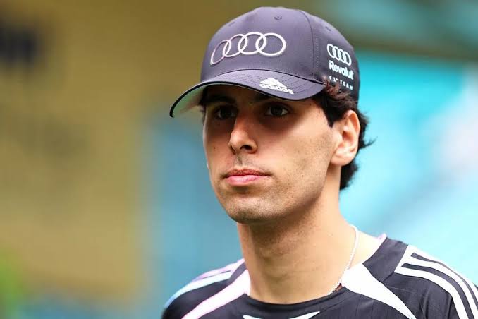 Gabriel Bortoleto abandona GP de Singapura após falha mecânica
