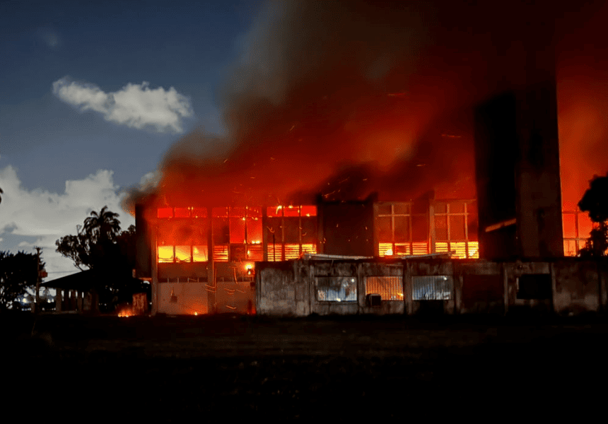 Incêndio destrói laboratórios da UFPE e motiva acionamento da Polícia Federal