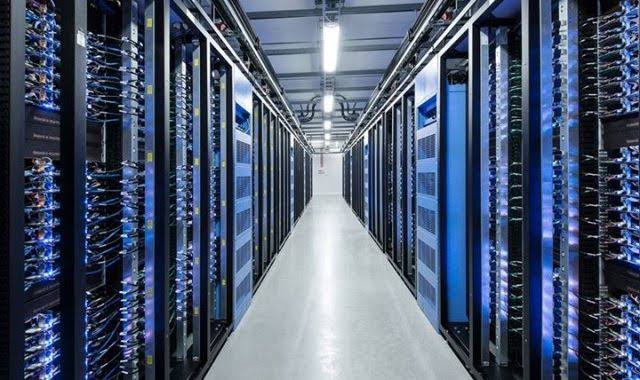 Expansão de data centers enfrenta gargalos financeiros e resistência local