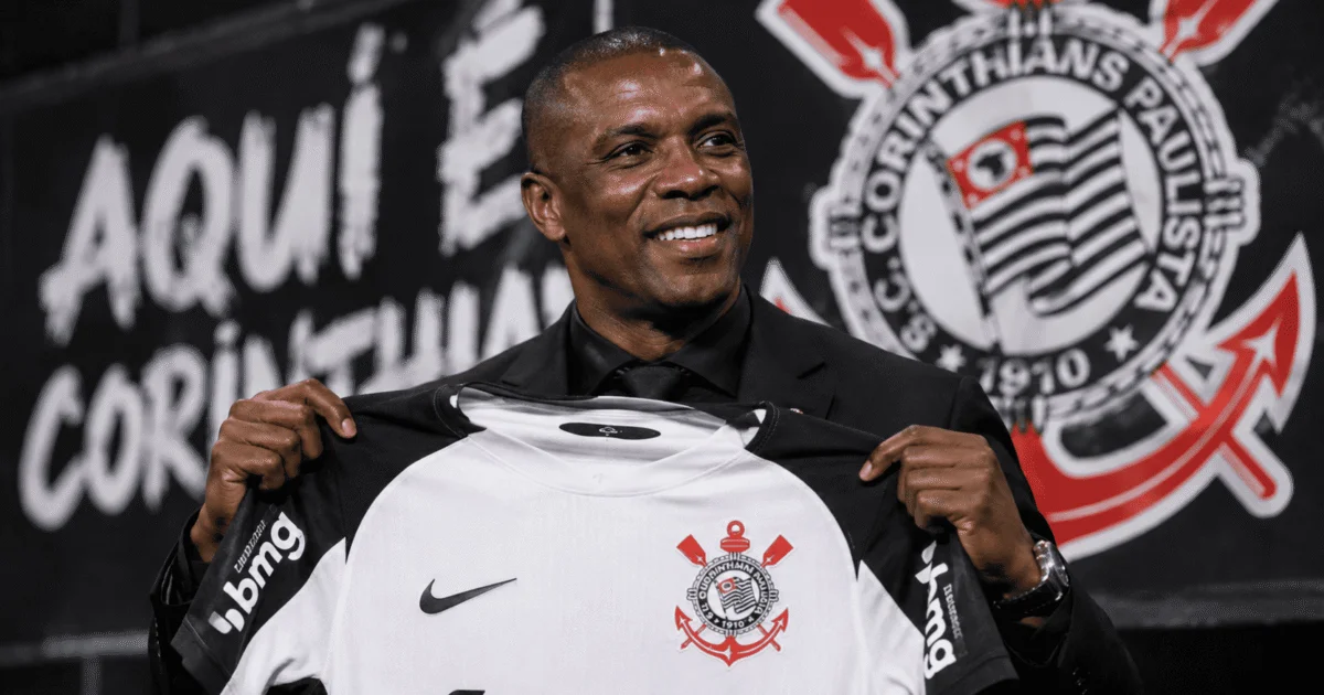 Corinthians anuncia Clarence Seedorf como novo técnico até o final de 2027